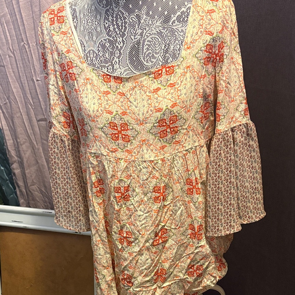 Umgee Floral Patterned Top in Cream and Orange